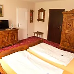 Der Muehlenhof بيت ضيافة 3*